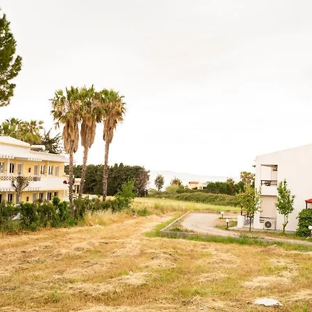 White Dream House شقة *